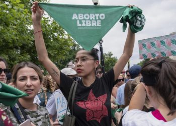Trump aplaude la revocación del derecho constitucional al aborto en EE.UU.
