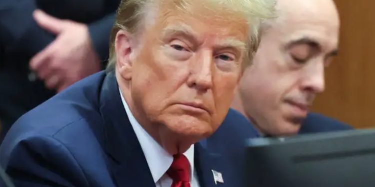 Trump debe pagar multa de USD 355 millones por fraude