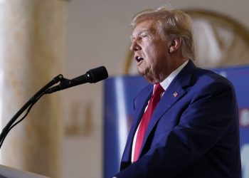 Trump demanda a su exabogado, testigo clave en la investigación en su contra