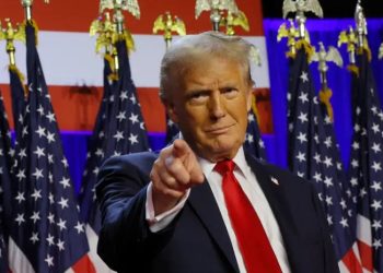 Trump dice que considerará que EE. UU. abandone la OTAN