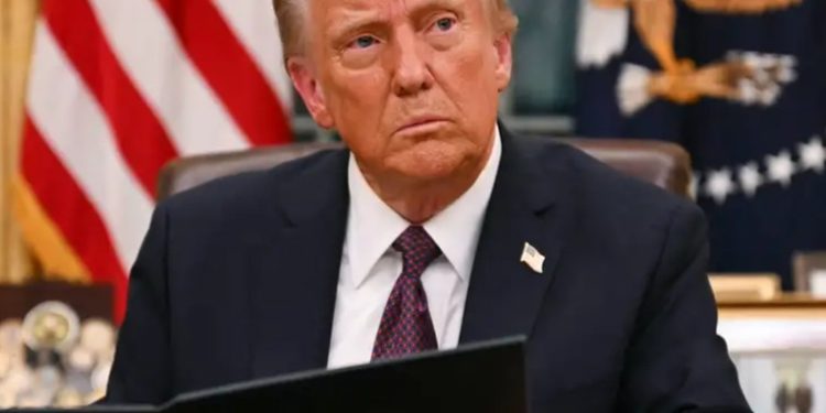 Trump dice que impidió