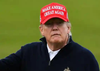 Trump está a salvo tras disparos cerca de él en Florida