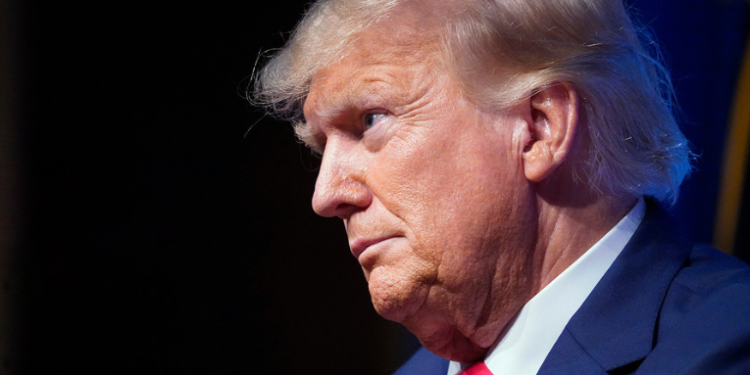 Trump: ''Fui acusado el mismo día que revelaron pruebas de que Biden recibió un soborno de Ucrania''