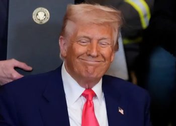 Trump pide a empresas de EE. UU. que regresen al país