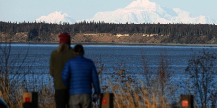 Trump promete cambiar el nombre de la montaña más alta de América del Norte
