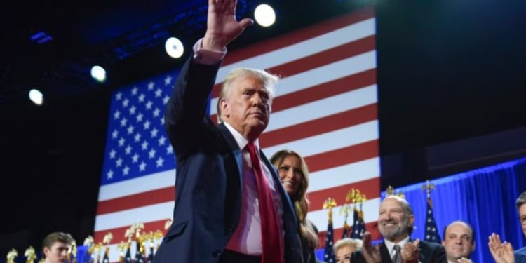 Trump recibe felicitaciones e invitación a la Casa Blanca para avanzar en la transición