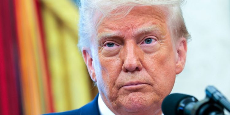 Trump se muestra tajante cuando le preguntan si reduciría aranceles a China