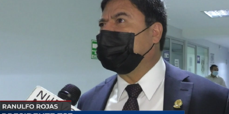 TSE abre una investigación contra campañas anticipadas