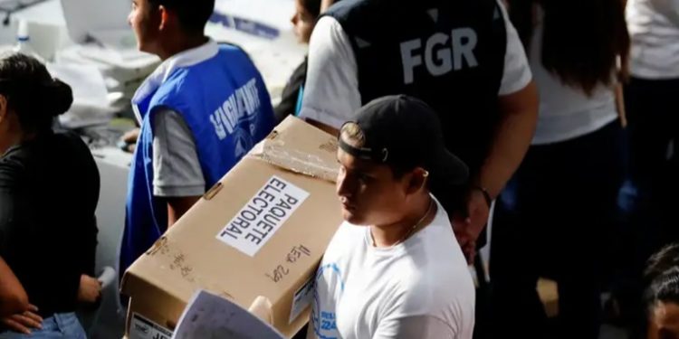 TSE de El Salvador rechaza anular elecciones legislativas