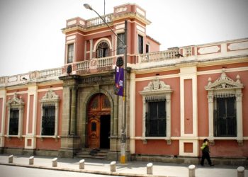 TSE denuncia presiones de la UNE