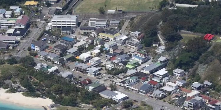 Tsunami alcanza islas al sur de Tokio tras terremoto de 5,9