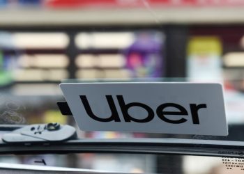 Uber ofrecerá 50.000 autos de Tesla a sus conductores en EE.UU.