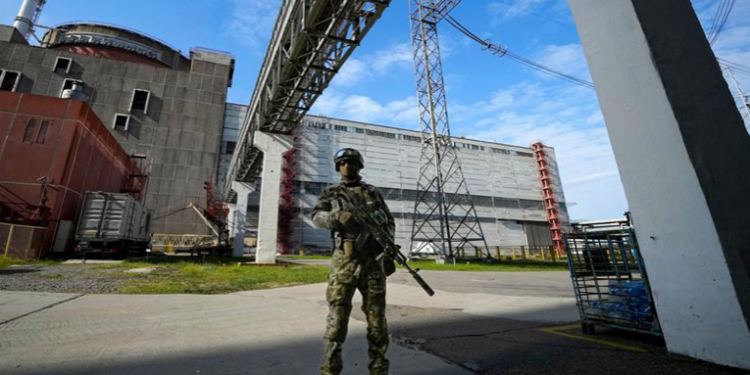 Ucrania alerta de nuevos ataques rusos sobre Zaporiyia y evalúa riesgos radioactivos