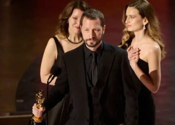 Ucrania celebra su primer Oscar con '20 días en Mariúpol'