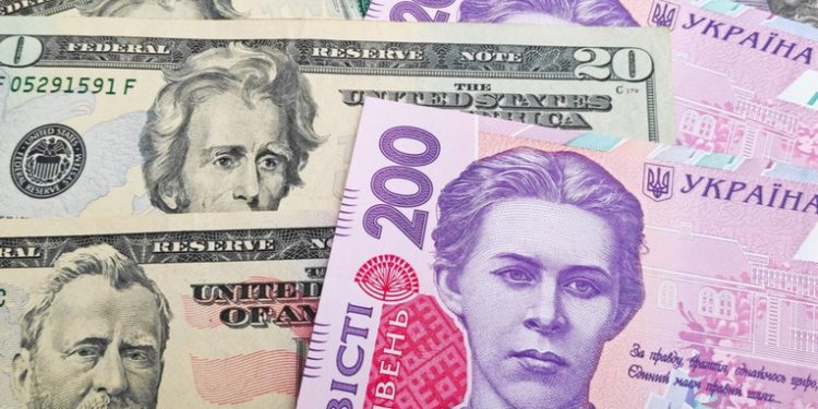 Ucrania considera alejarse del dólar