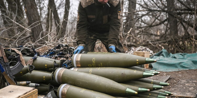 Ucrania denuncia a fabricantes de armas occidentales por no cumplir con los contratos