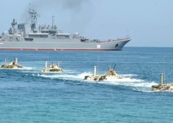Ucrania dice haber destruido buque de guerra ruso