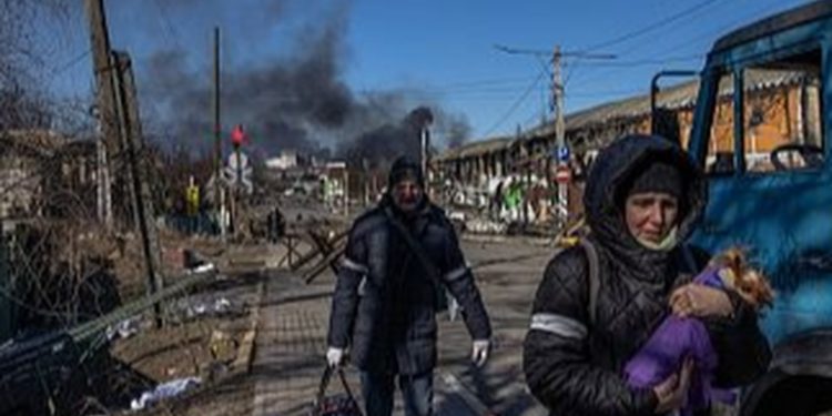 Ucrania y Rusia conversan de nuevo tras ataque de cohetes rusos cerca de Polonia