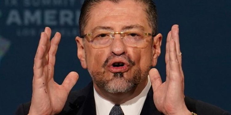 UE agrega a Rusia y Costa Rica a lista de paraísos fiscales