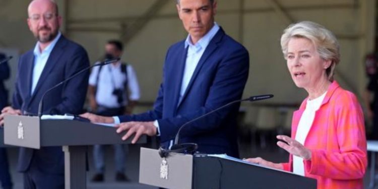 UE dice que no reconoce a los talibanes y niega tener conversaciones polí­ticas con el grupo islamista