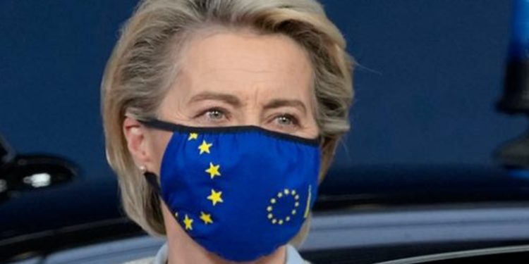 UE dice que tiene vacunas para 70% de la población adulta