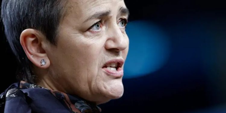 UE presenta plan para para impulsar industria armamentista