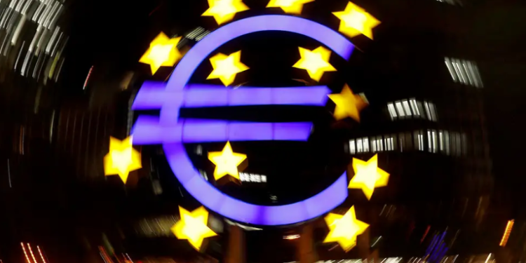 UE recorta previsión de crecimiento en 2025 por aranceles