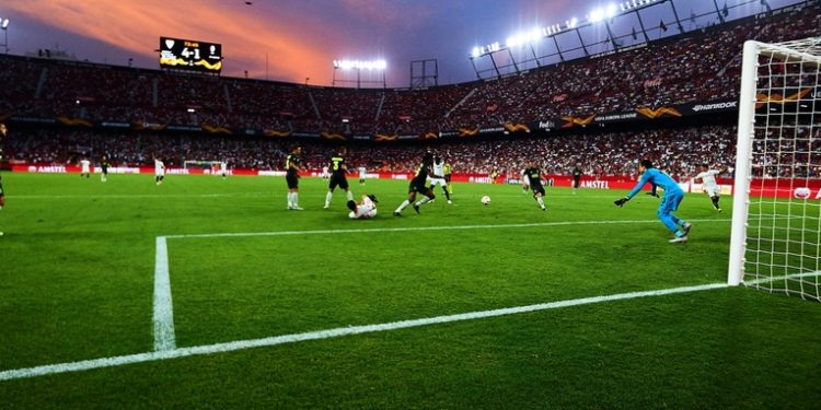 UEFA estrenará la tecnologí­a para determinar fuera de juego