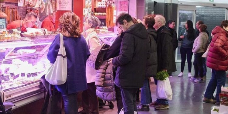 Últimas compras para las celebraciones navideñas