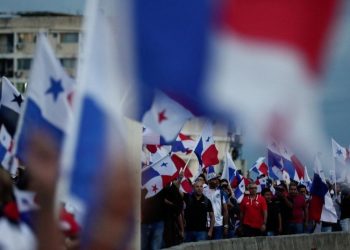 Un ataque vandálico contra un bus de Minera Panamá deja varios trabajadores heridos