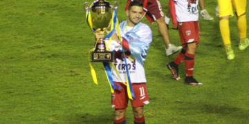 Un campeón llega al equipo carmesí­