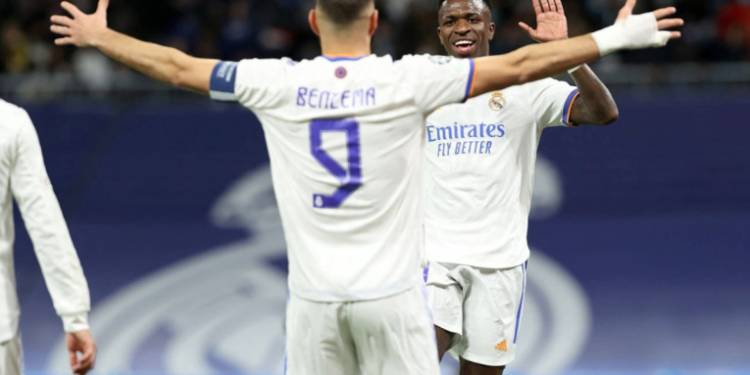 Un doblete de Benzema salva la papeleta del Madrid ante un atrevido Shakhtar Donetsk