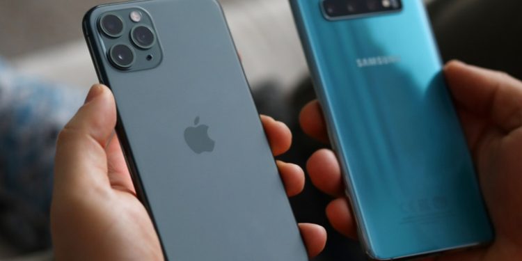 Un ejecutivo de Apple tacha de -molesto- a Samsung y acusa a la empresa surcoreana de -robar- la tecnologí­a de iPhone