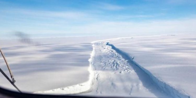 Un enorme iceberg 15 veces más grande que Parí­s se desprende de la Antártida