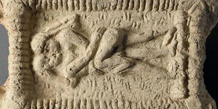 Un estudio evidencia que los humanos llevan al menos 4.500 años besándose