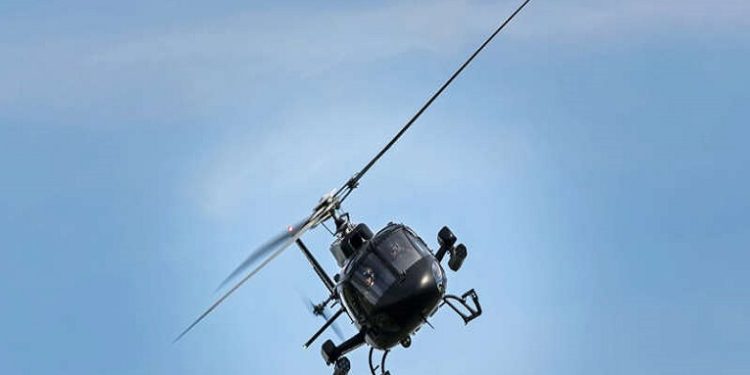 Un helicóptero médico con 4 personas a bordo, incluido un bebé, se estrella junto a una iglesia en EE.UU.