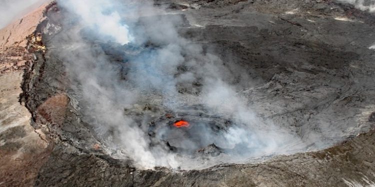 Un hombre muere tras caer al cráter de un volcán activo en Hawái