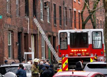 Un incendio en una vivienda en Filadelfia deja al menos 13 muertos y dos heridos
