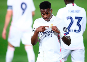 Un intratable Real Madrid y una noche mágica de Vinicius Jr tumban al Liverpool