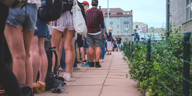 Un joven británico revela cómo consigue ganar hasta 200 dólares al dí­a sin hacer prácticamente nada