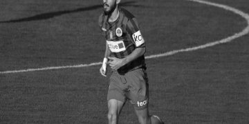 Un joven futbolista muere al sufrir un paro cardí­aco pocos minutos después de iniciarse el partido