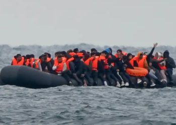 Un migrante muerto y 65 rescatados en el Canal de la Mancha
