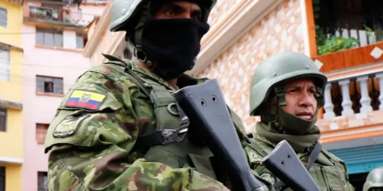 Un muerto deja ataque en cárcel en construcción de Ecuador