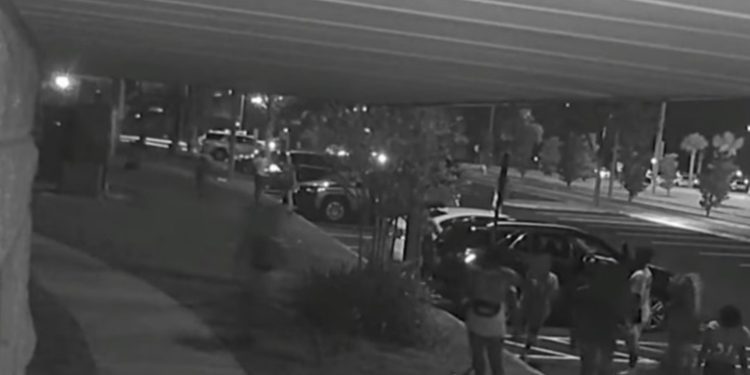 Un niño de 11 años dispara a dos compañeros por una bolsa de papas fritas en EE.UU.