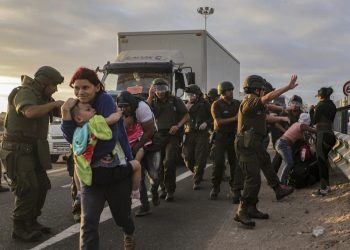 Un país suramericano se aproxima a un 'máximo histórico' de emigración