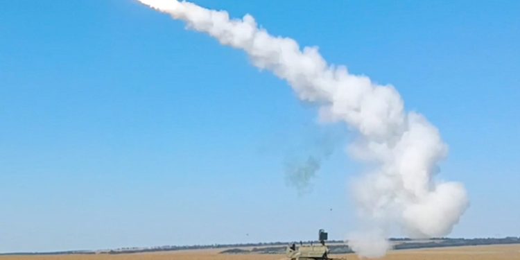 Un sistema antiaéreo ruso Tor-M2 destruye un dron estadounidense Switchblade