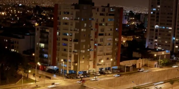 Un terremoto de magnitud 7,2 sacude Perú sin víctimas fatales, según primeros reportes