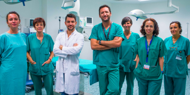 Una bebé de 13 meses en Madrid recibe el primer trasplante del mundo de intestino de una persona fallecida.