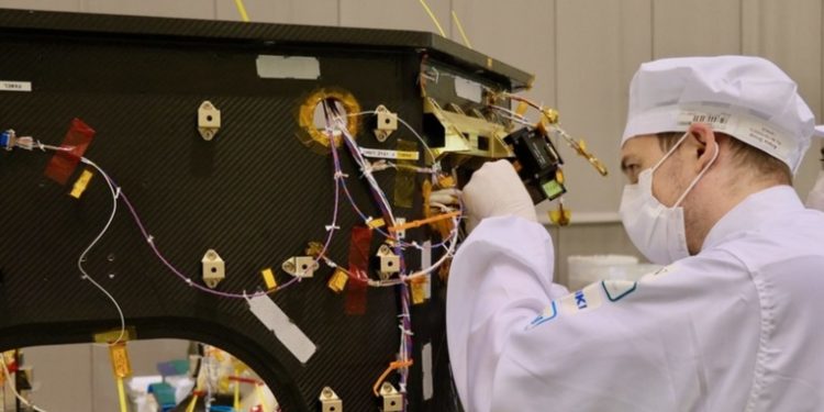 Una empresa japonesa muestra su nuevo módulo de aterrizaje para una segunda misión lunar