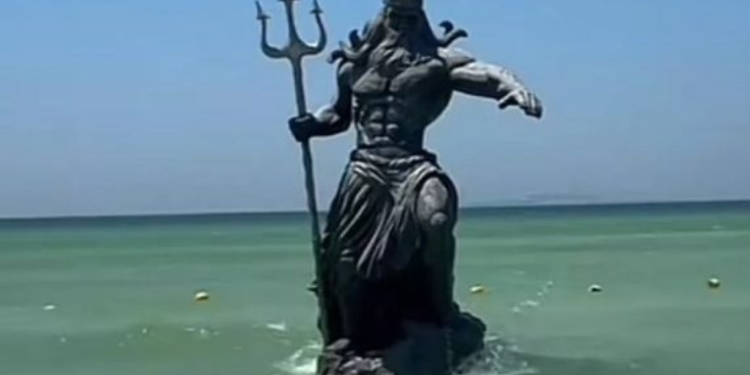 Una estatua de Poseidón causa revuelo en México porque habría desatado la ira de un dios maya